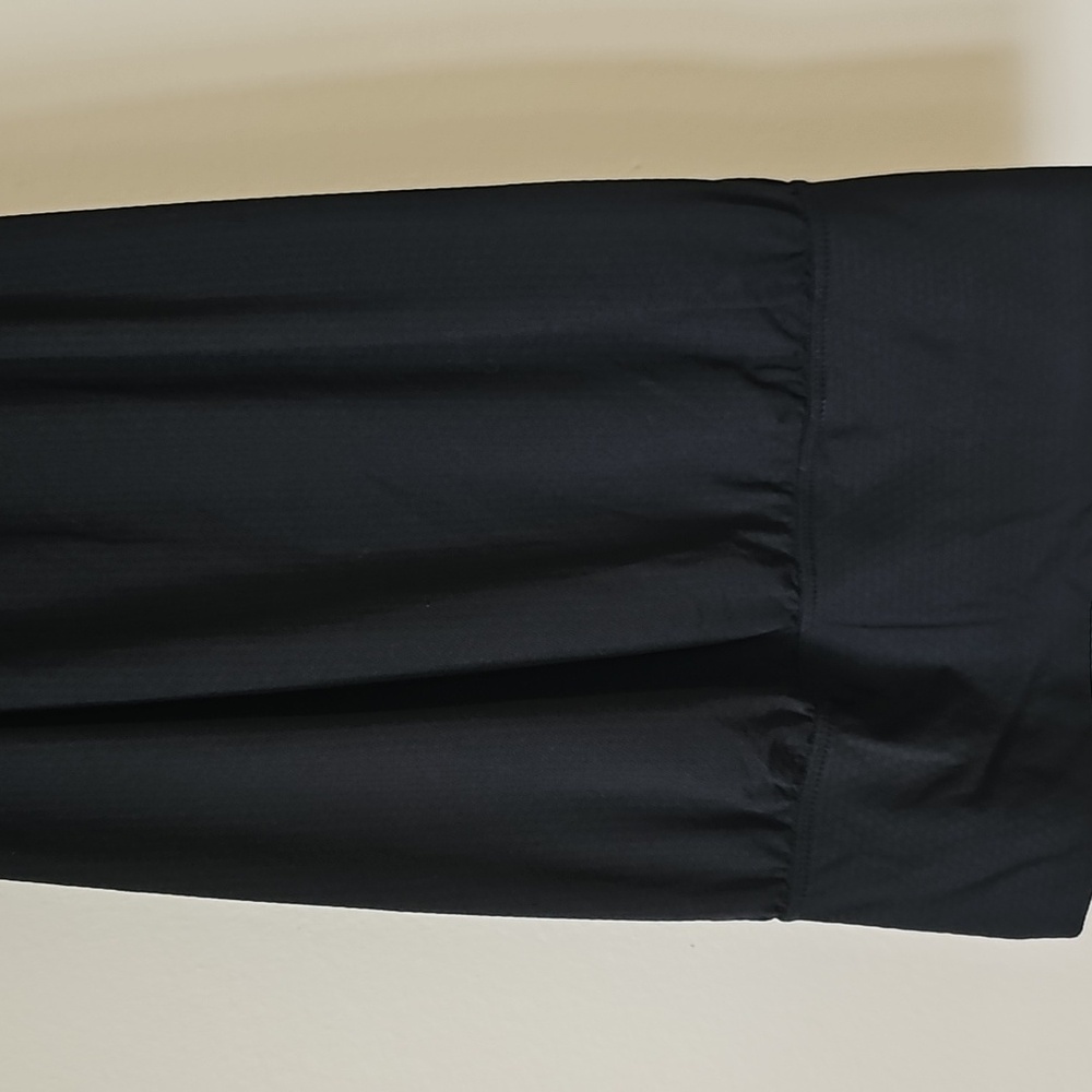 Lululemon Workout Top - Picture 3 of 5